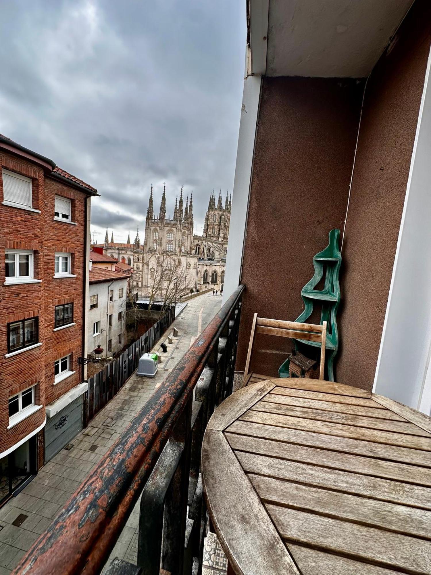 Atuaire Home Vista Catedral De Burgos Bagian luar foto