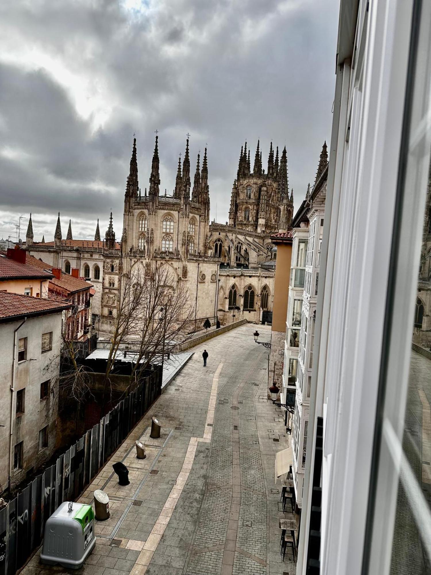 Atuaire Home Vista Catedral De Burgos Bagian luar foto